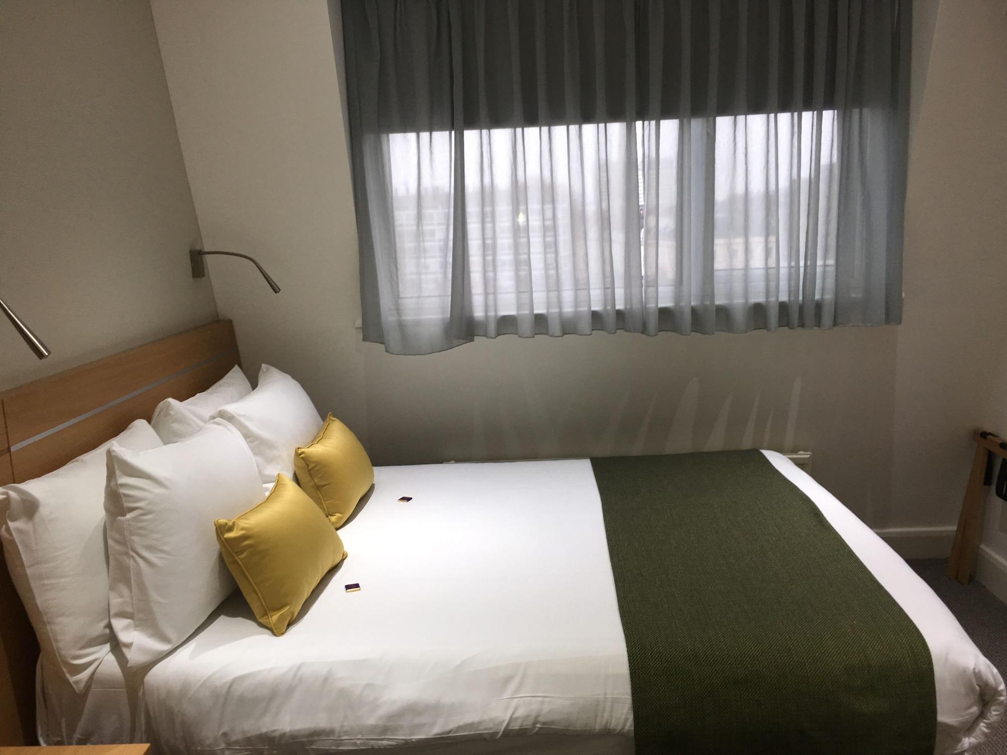 Queens Park Hotel Londra Esterno foto