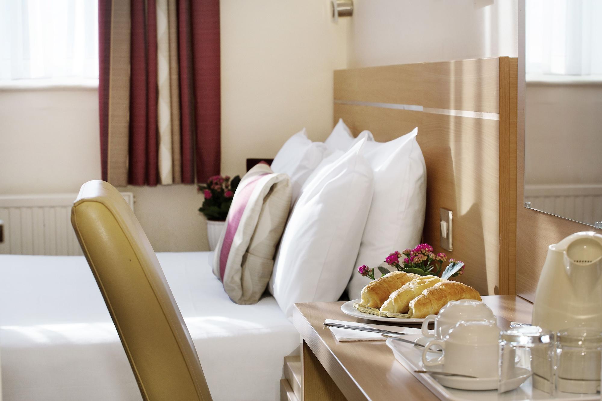 Queens Park Hotel Londra Esterno foto